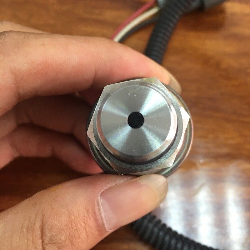 Cambio de sensor de alta presión de Kato, cambio de presión de aceite de 24V para excavadora
